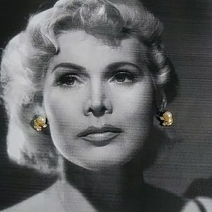 Pearl earrings with a gold setting